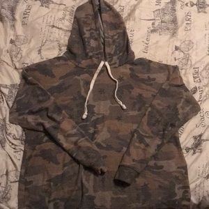 Cropped long sleeve shirt